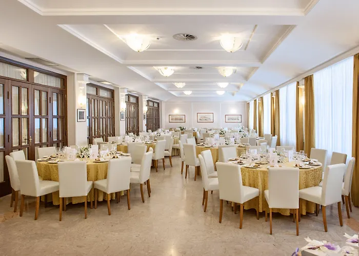 圣乔治酒店 4* 菲乌吉